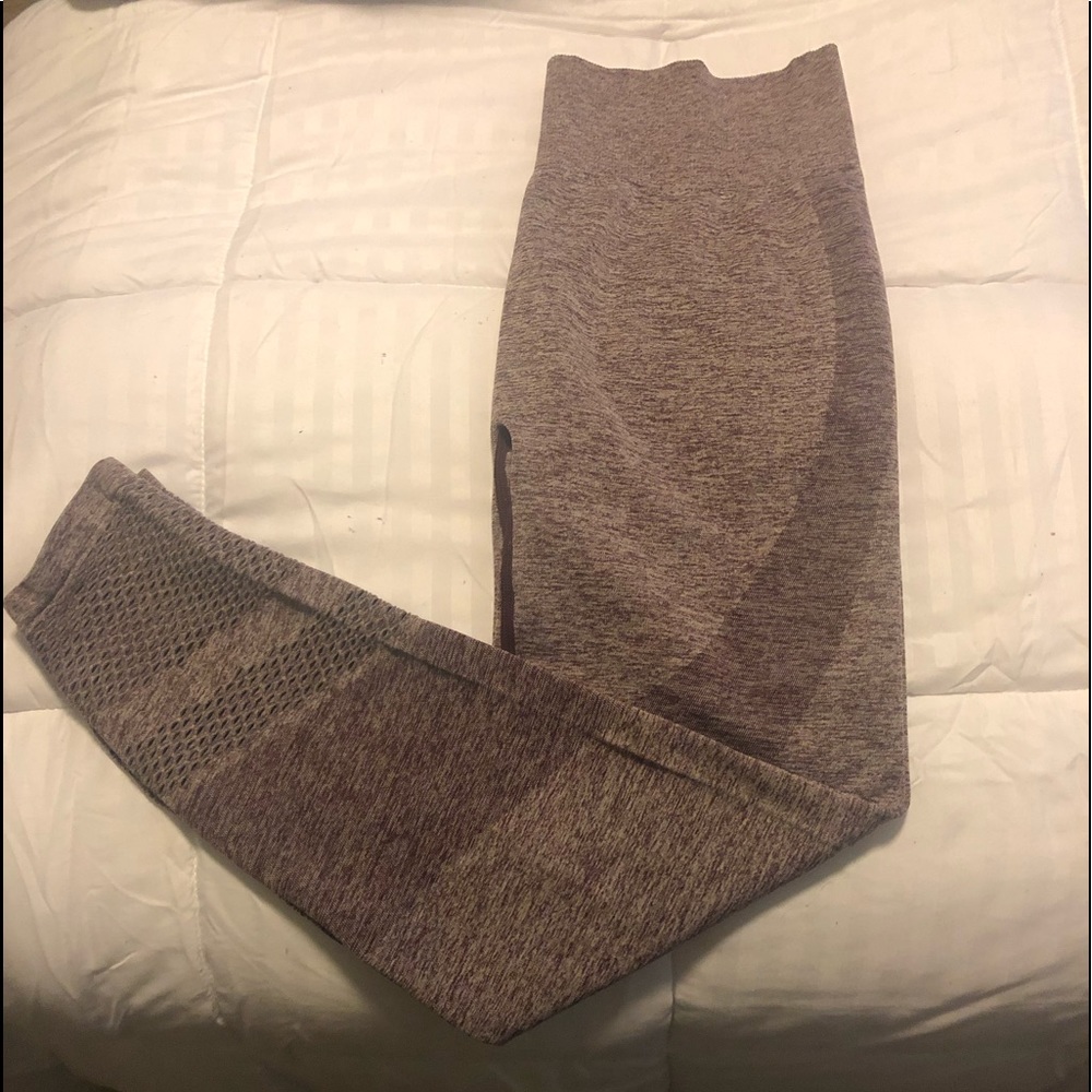 Seamless workout tights